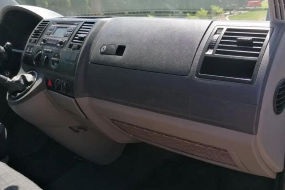 Продам Volkswagen T5 (Transporter) пасс. 2004 года в Сумах