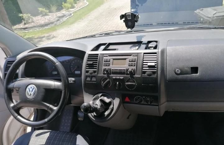 Продам Volkswagen T5 (Transporter) пасс. 2004 года в Сумах