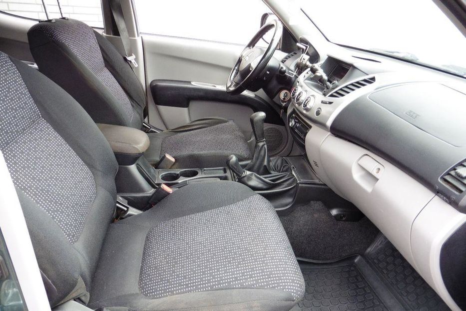 Продам Mitsubishi L 200 2010 года в Харькове
