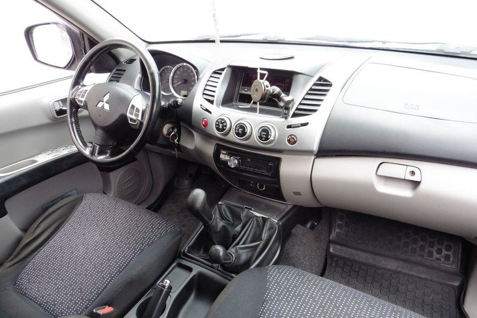 Продам Mitsubishi L 200 2010 года в Харькове