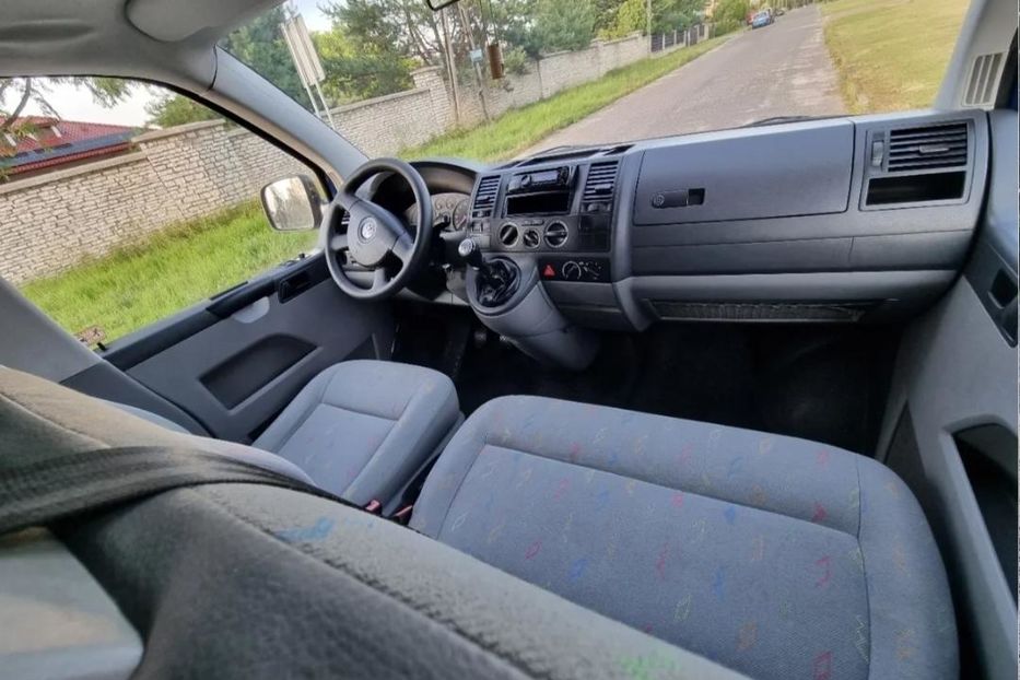 Продам Volkswagen T5 (Transporter) пасс. 2005 года в Николаеве