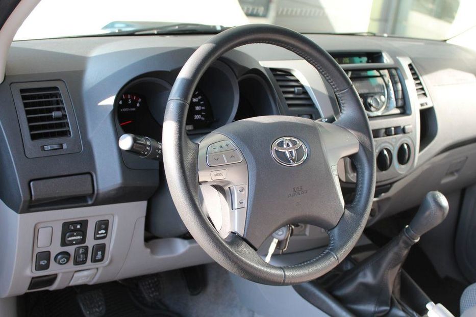 Продам Toyota Hilux 2010 года в Днепре