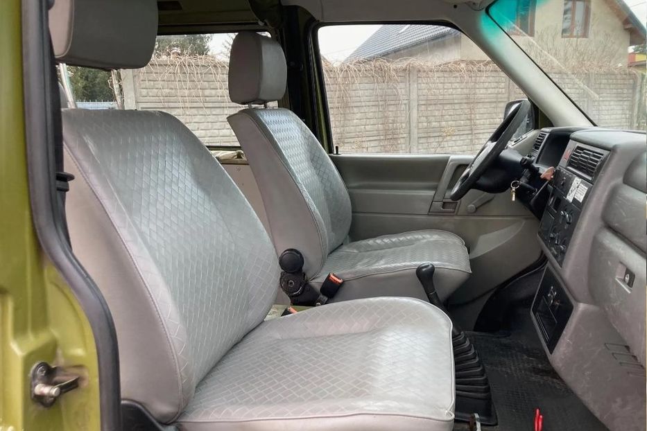 Продам Volkswagen T4 (Transporter) пасс. 2002 года в г. Иваничи, Волынская область