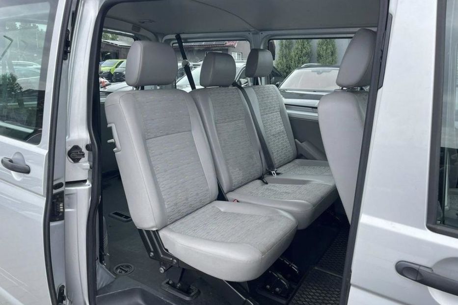 Продам Volkswagen T5 (Transporter) пасс. 2.0 TDI 2010 года в Львове