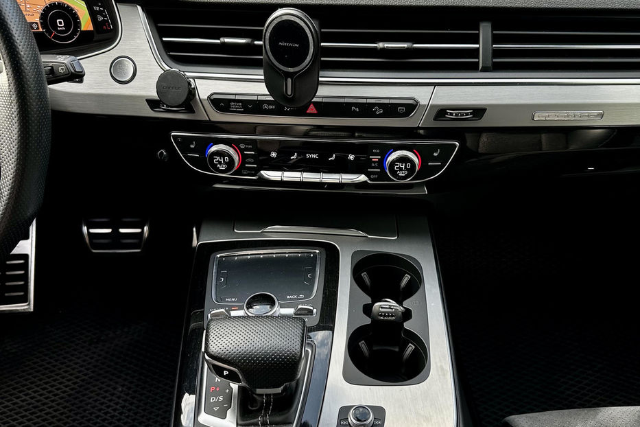 Продам Audi Q7 S line 2018 года в Одессе