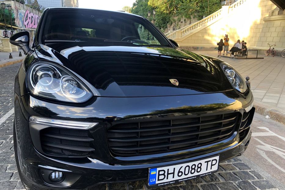 Продам Porsche Cayenne Plug-in Hybrid. 2016 года в Одессе