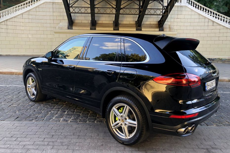 Продам Porsche Cayenne Plug-in Hybrid. 2016 года в Одессе