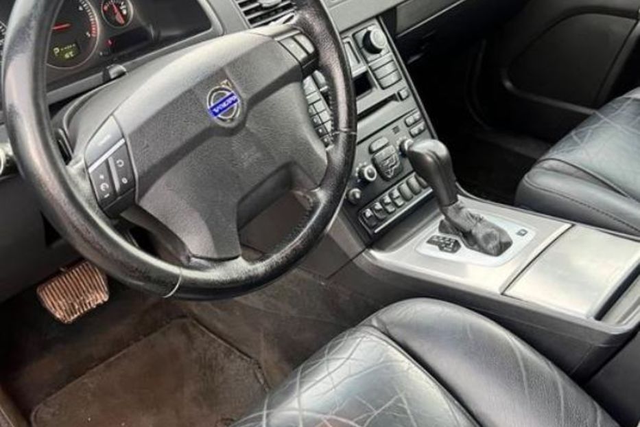 Продам Volvo XC90 2004 года в Харькове