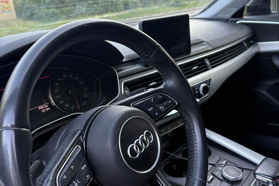 Продам Audi A4 2017 года в Харькове