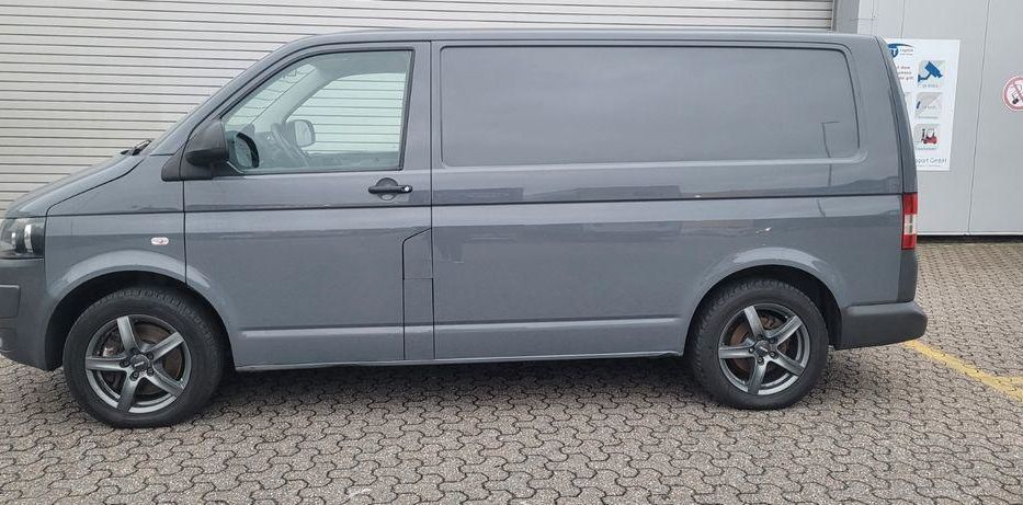 Продам Volkswagen T5 (Transporter) пасс. 2008 года в Запорожье