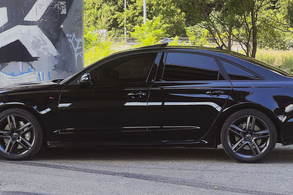 Продам Audi A6 S-line 2014 года в Киеве