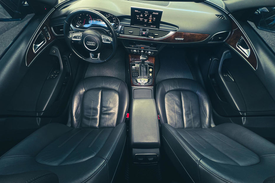 Продам Audi A6 S-line 2014 года в Киеве