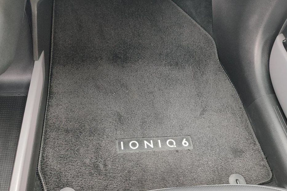 Продам Hyundai Ioniq Ioniq 6 SEL 2023 года в Киеве