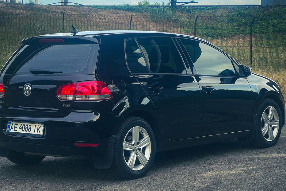 Продам Volkswagen Golf  VI 2012 года в Киеве