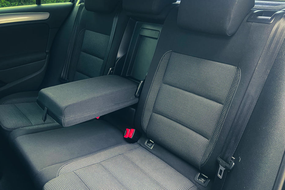 Продам Volkswagen Golf  VI 2012 года в Киеве