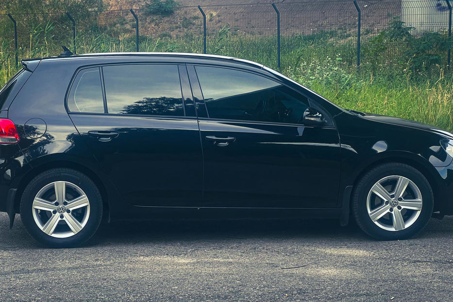 Продам Volkswagen Golf  VI 2012 года в Киеве