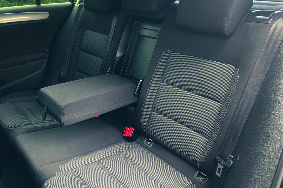 Продам Volkswagen Golf  VI 2012 года в Киеве