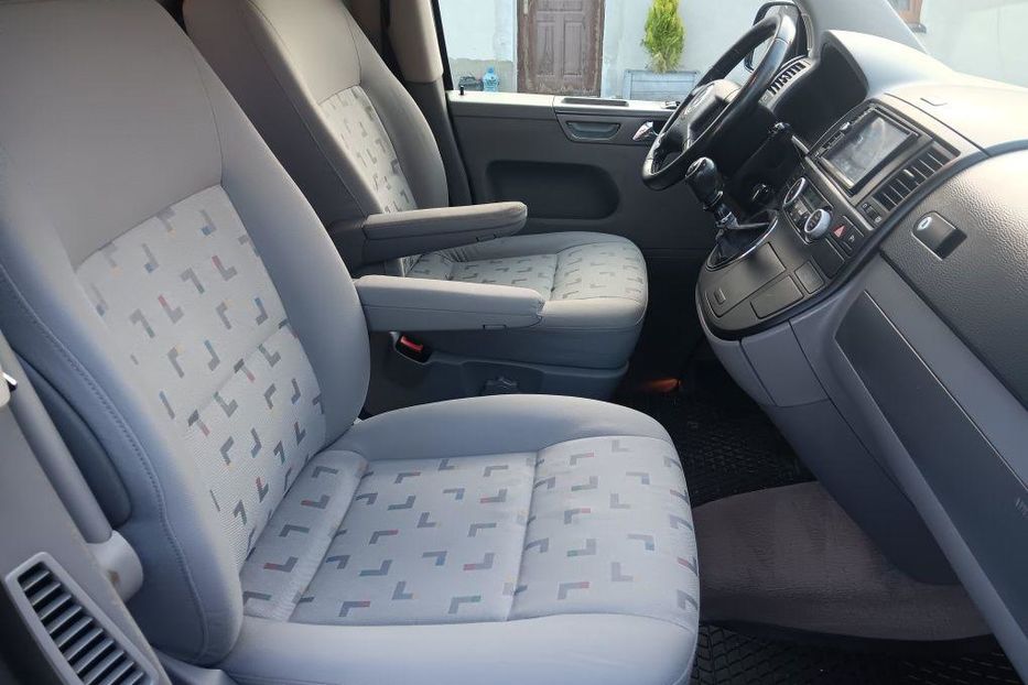 Продам Volkswagen T5 (Transporter) пасс. 2005 года в г. Кривое Озеро, Николаевская область