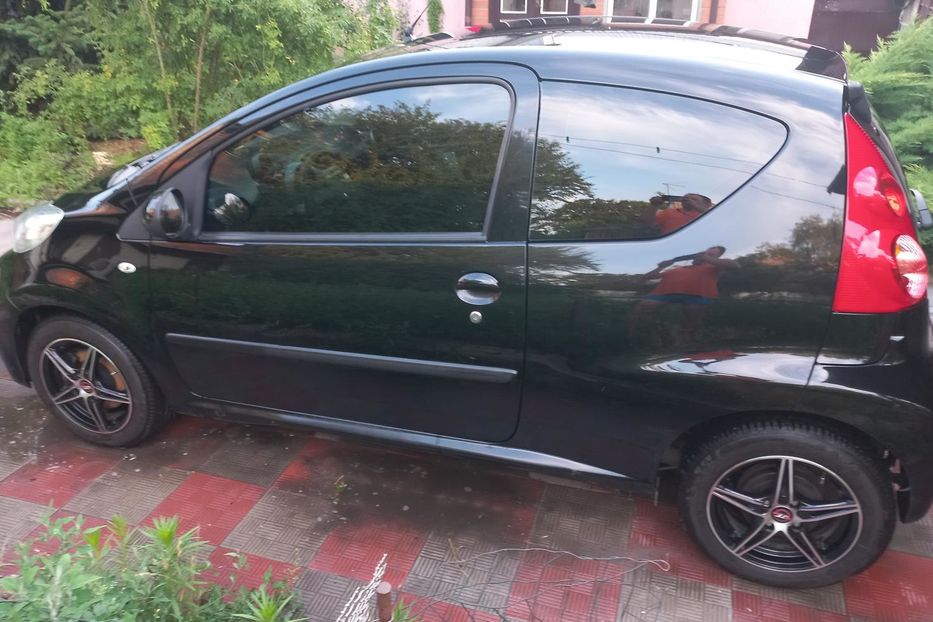 Продам Peugeot 107 2010 года в Харькове