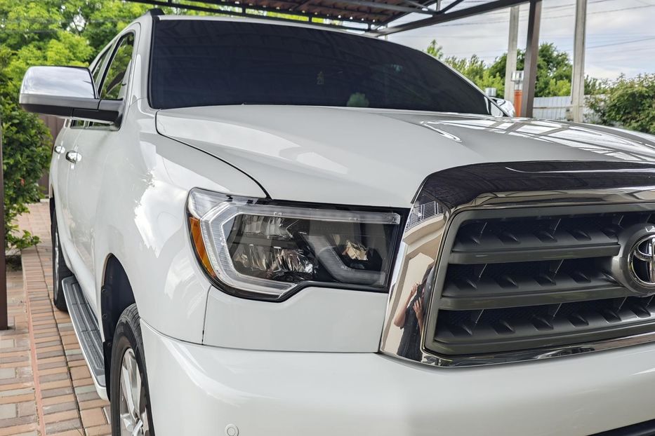 Продам Toyota Sequoia 2015 года в Киеве