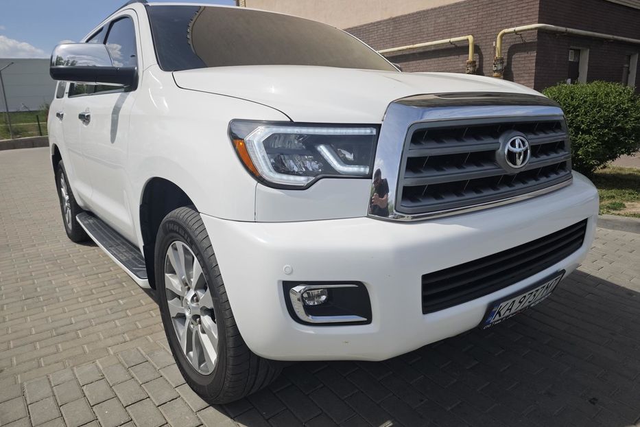 Продам Toyota Sequoia 2015 года в Киеве