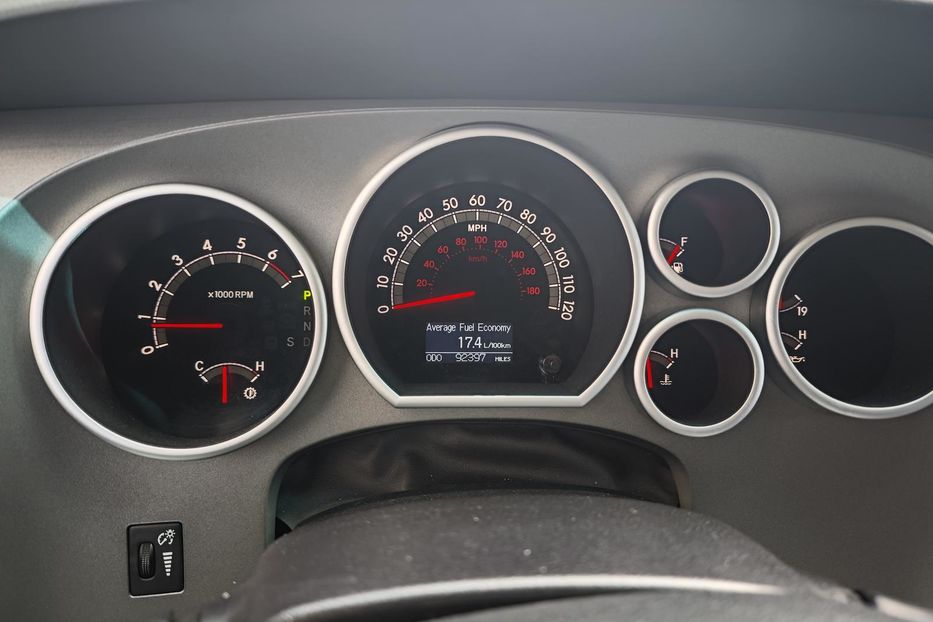 Продам Toyota Sequoia 2015 года в Киеве