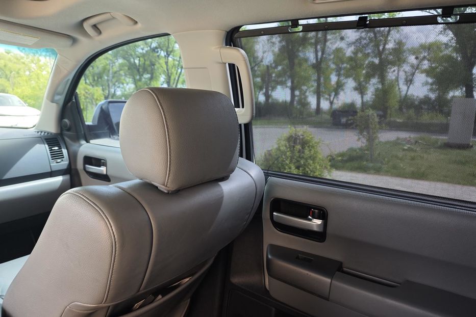Продам Toyota Sequoia 2015 года в Киеве