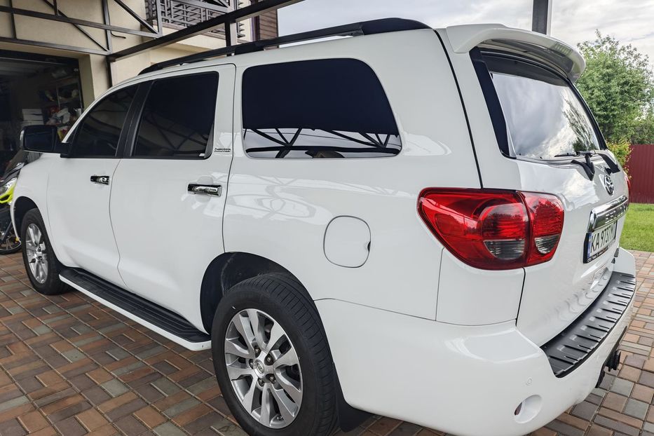 Продам Toyota Sequoia 2015 года в Киеве