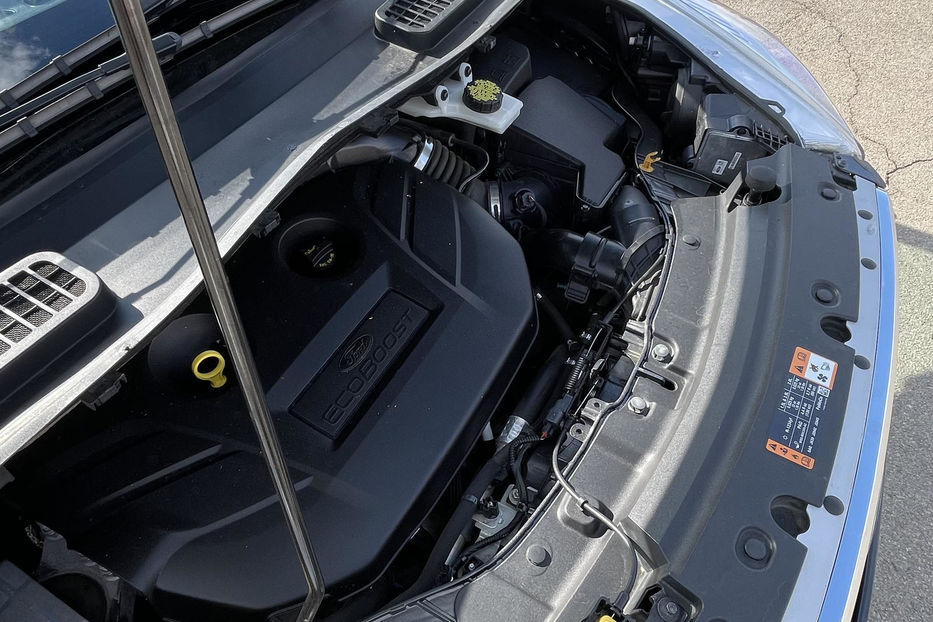 Продам Ford Escape TITANIUM 4WD 2019 года в Днепре