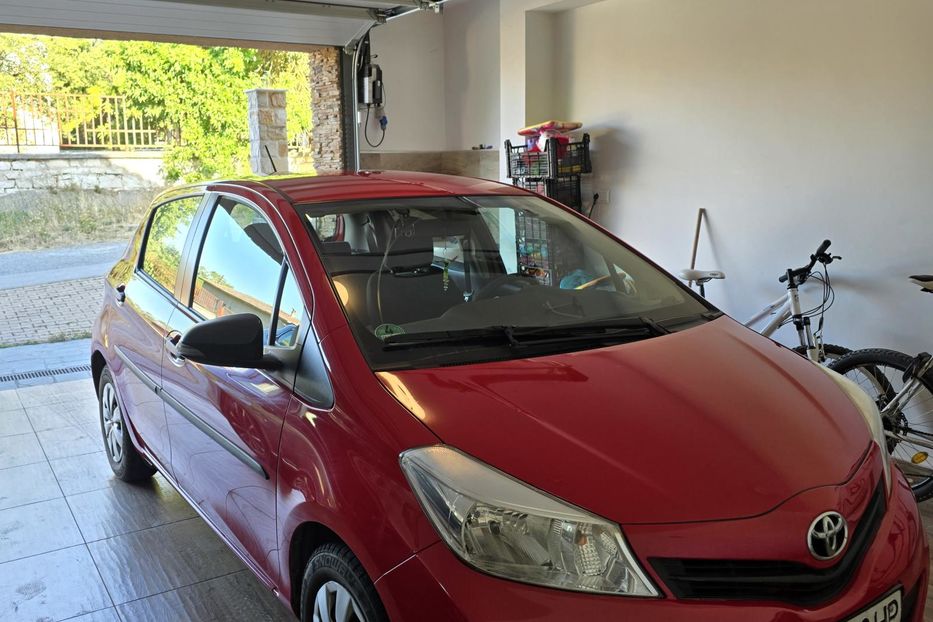 Продам Toyota Yaris 2012 года в Одессе