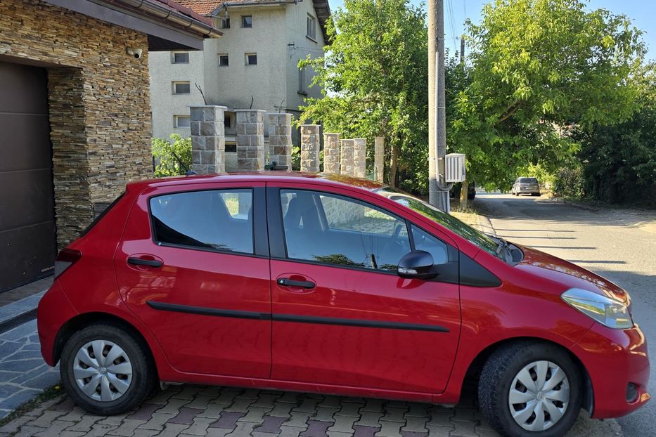Продам Toyota Yaris 2012 года в Одессе
