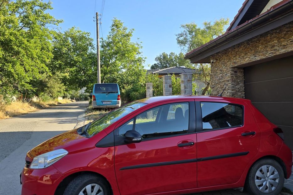Продам Toyota Yaris 2012 года в Одессе