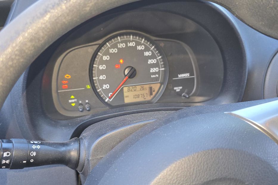 Продам Toyota Yaris 2012 года в Одессе