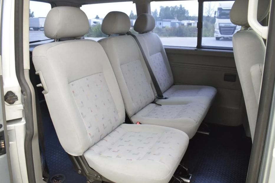 Продам Volkswagen T5 (Transporter) пасс. 2006 года в Харькове