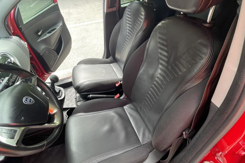 Продам Lancia Ypsilon 2012 года в Харькове