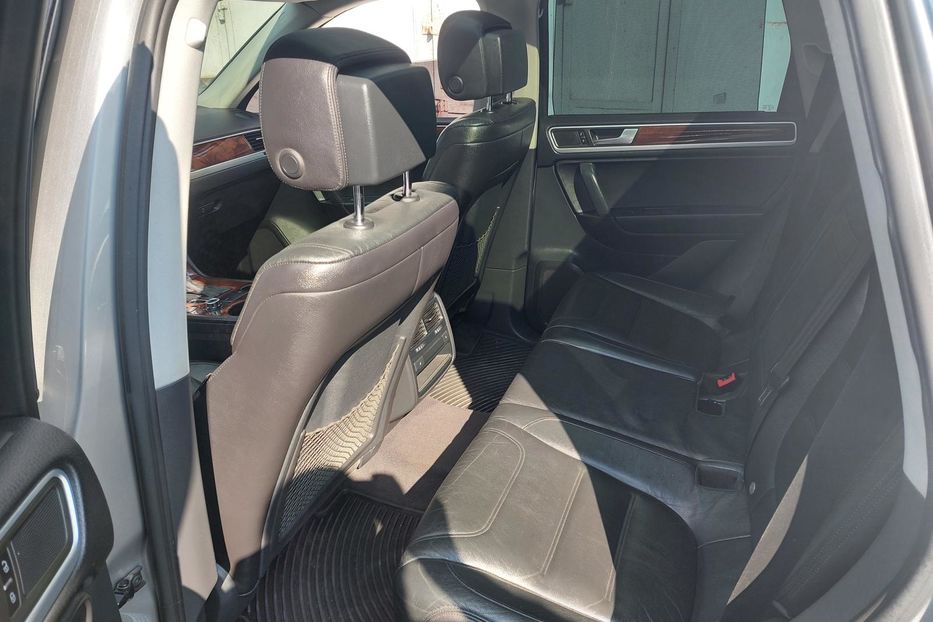 Продам Volkswagen Touareg Гибрид 2011 года в Киеве