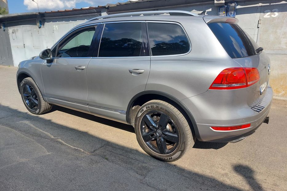 Продам Volkswagen Touareg Гибрид 2011 года в Киеве
