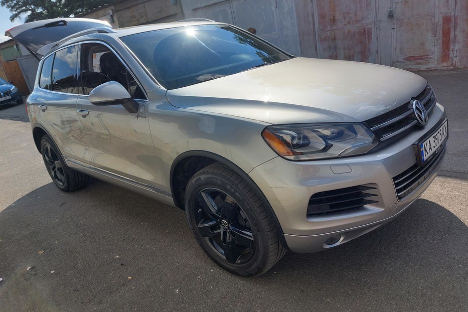 Продам Volkswagen Touareg Гибрид 2011 года в Киеве