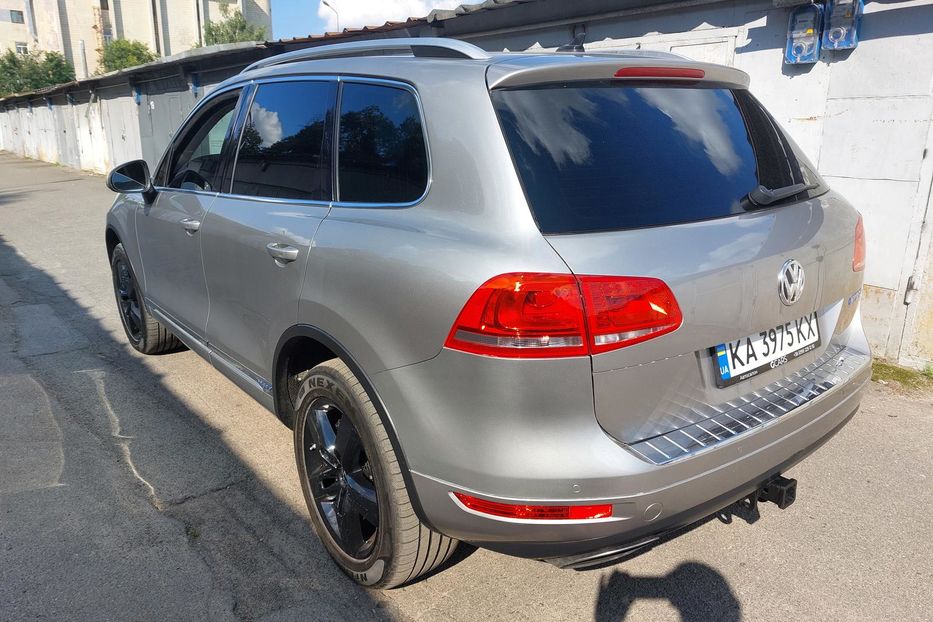 Продам Volkswagen Touareg Гибрид 2011 года в Киеве