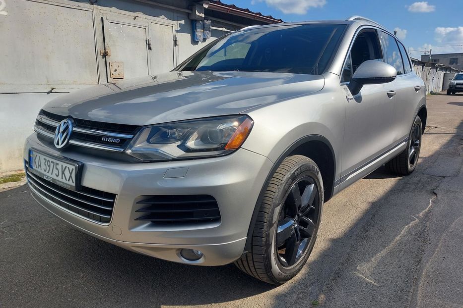 Продам Volkswagen Touareg Гибрид 2011 года в Киеве