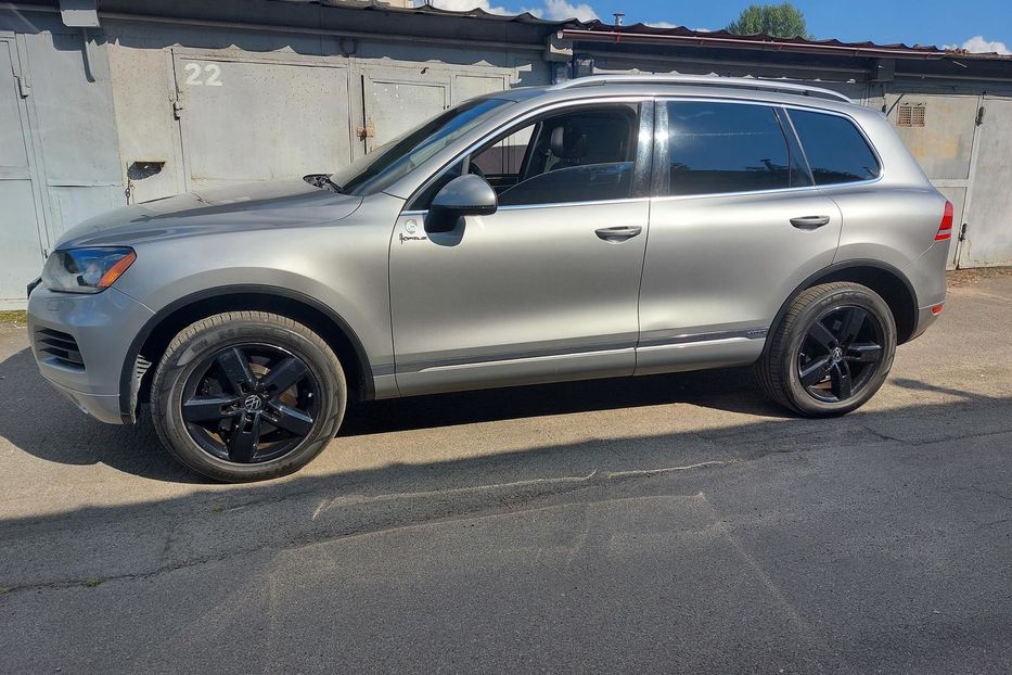 Продам Volkswagen Touareg Гибрид 2011 года в Киеве