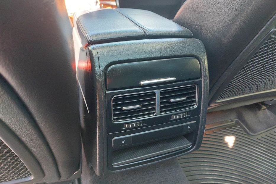 Продам Volkswagen Touareg Гибрид 2011 года в Киеве