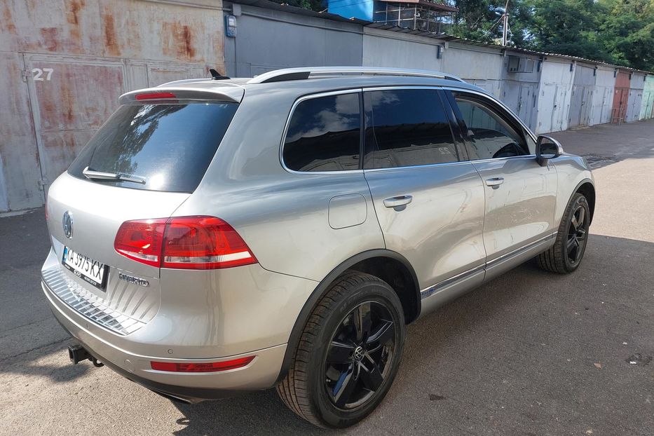 Продам Volkswagen Touareg Гибрид 2011 года в Киеве