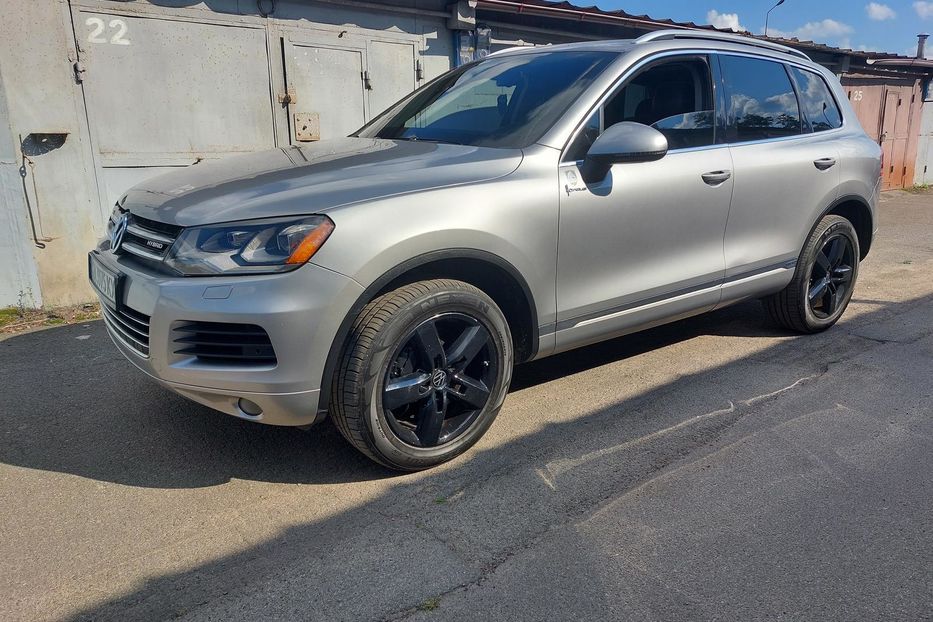 Продам Volkswagen Touareg Гибрид 2011 года в Киеве