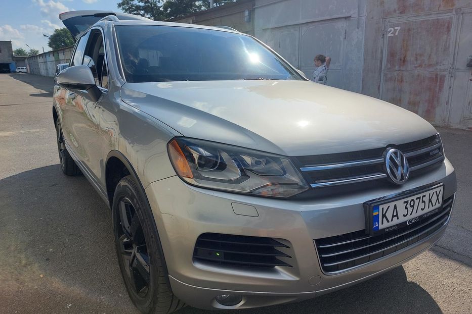 Продам Volkswagen Touareg Гибрид 2011 года в Киеве