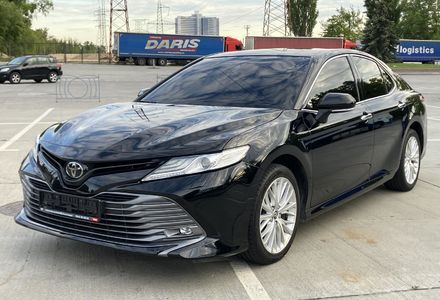 Продам Toyota Camry Premium  2018 года в Киеве