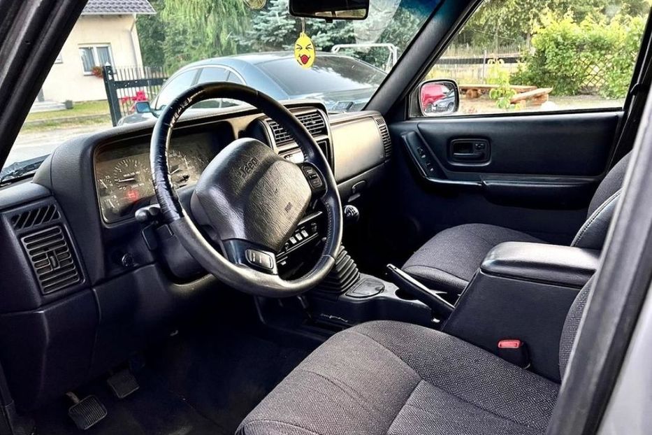 Продам Jeep Cherokee 2000 года в Виннице
