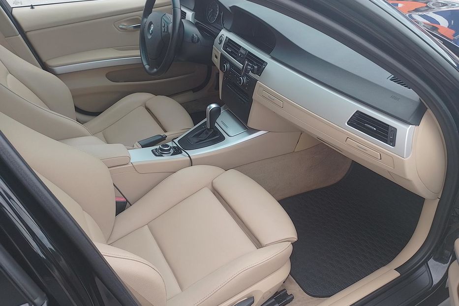Продам BMW 320 318d 2011 года в Запорожье