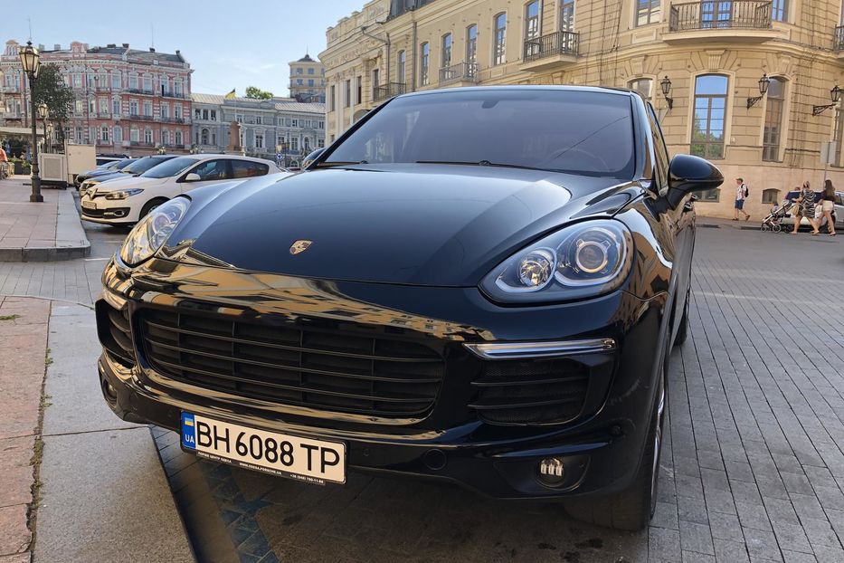 Продам Porsche Cayenne ОБСЛУЖЕННАЯ У ОФИЦИАЛОВ  2016 года в Одессе