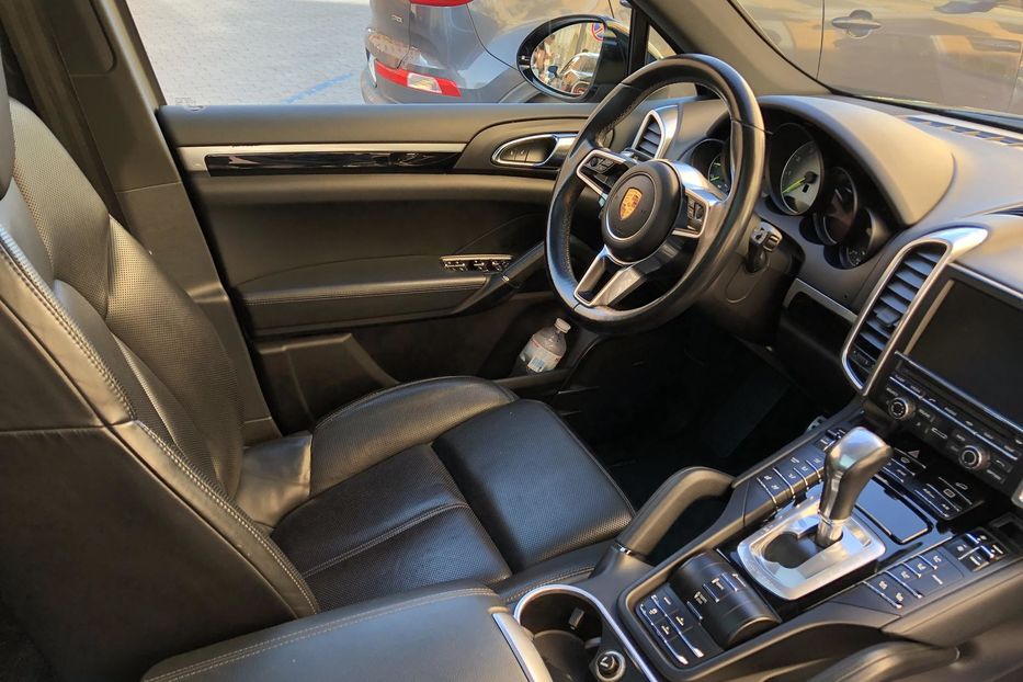 Продам Porsche Cayenne ОБСЛУЖЕННАЯ У ОФИЦИАЛОВ  2016 года в Одессе